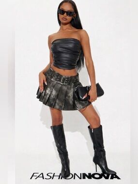 Stylish Black Pleated Skirt fashion nova